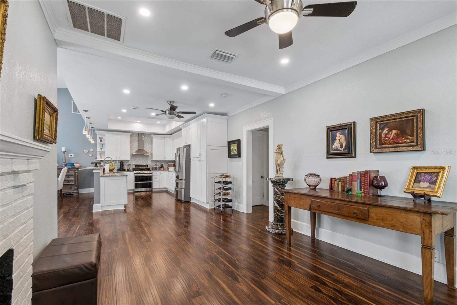 Image 5 of 52 For 1024 16th Avenue N