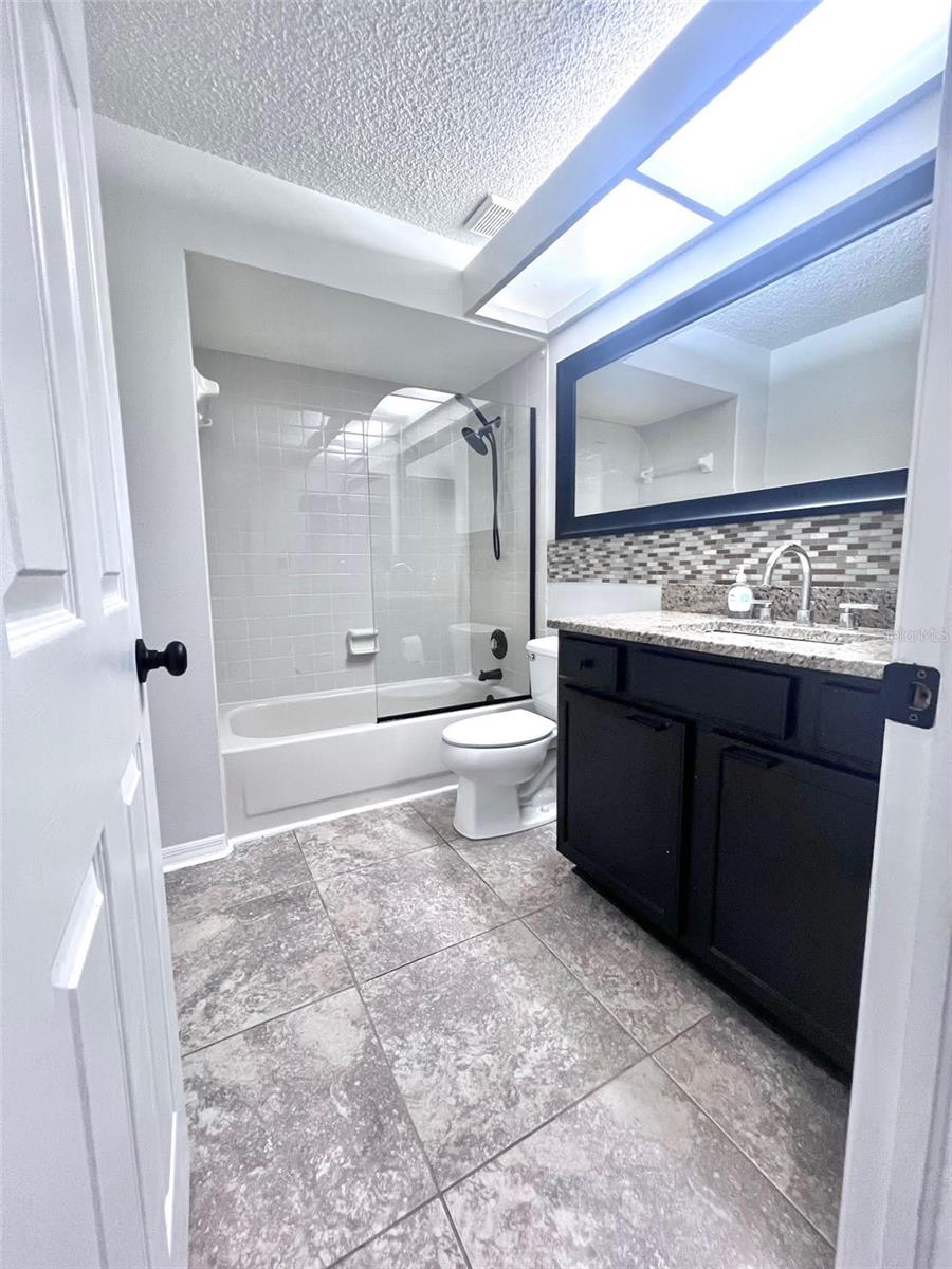 Image 17 of 48 For 7828 Hardwick Drive 927