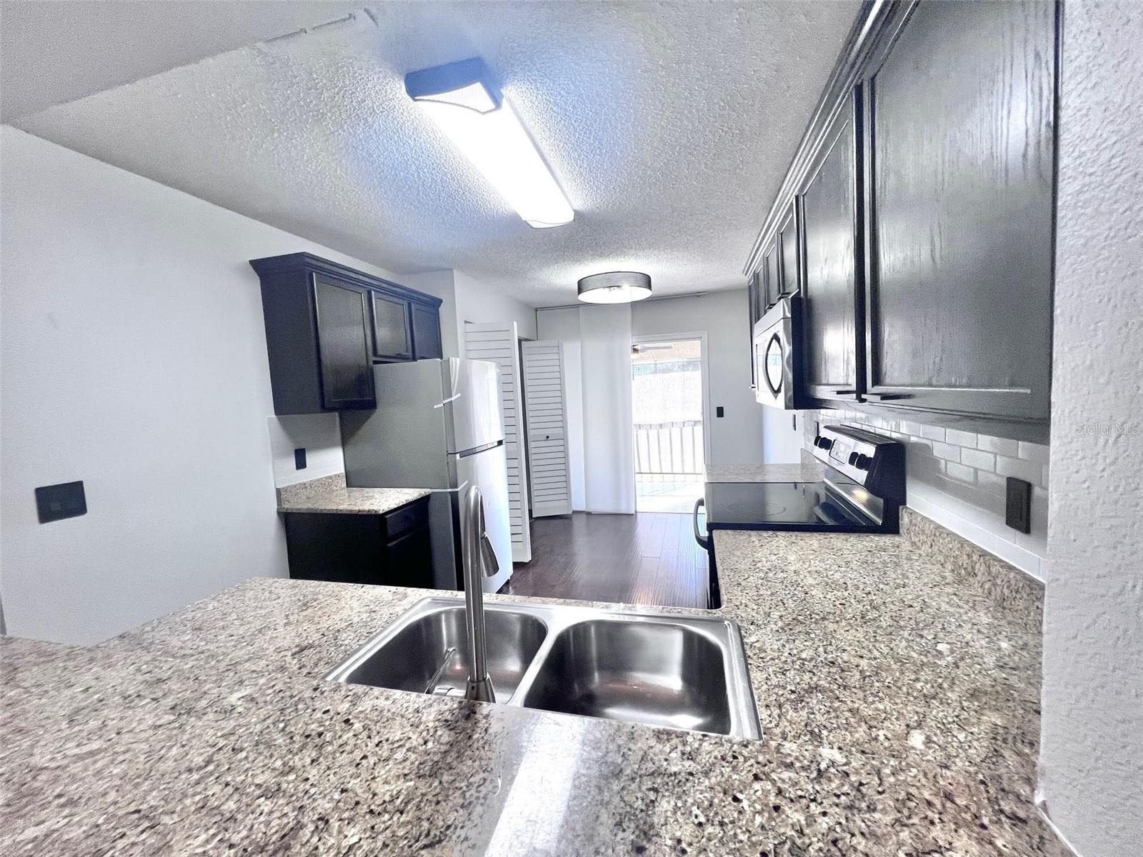 Image 20 of 48 For 7828 Hardwick Drive 927