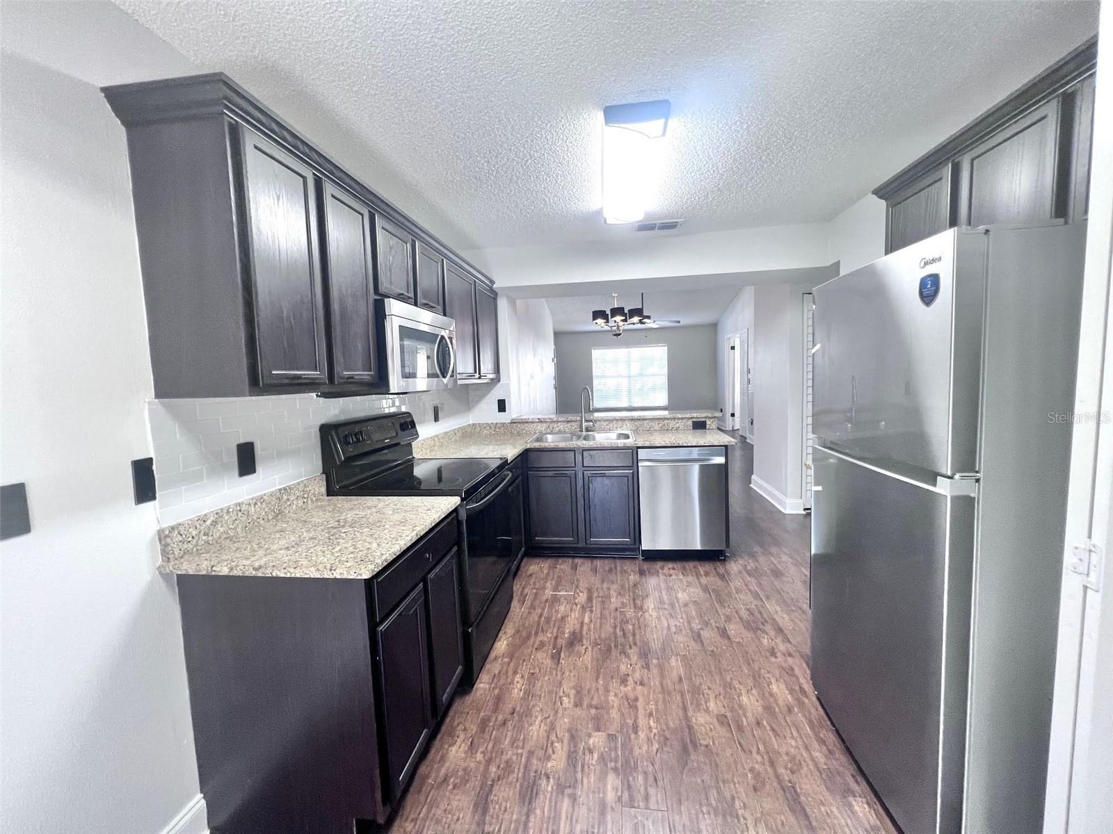 Image 26 of 48 For 7828 Hardwick Drive 927