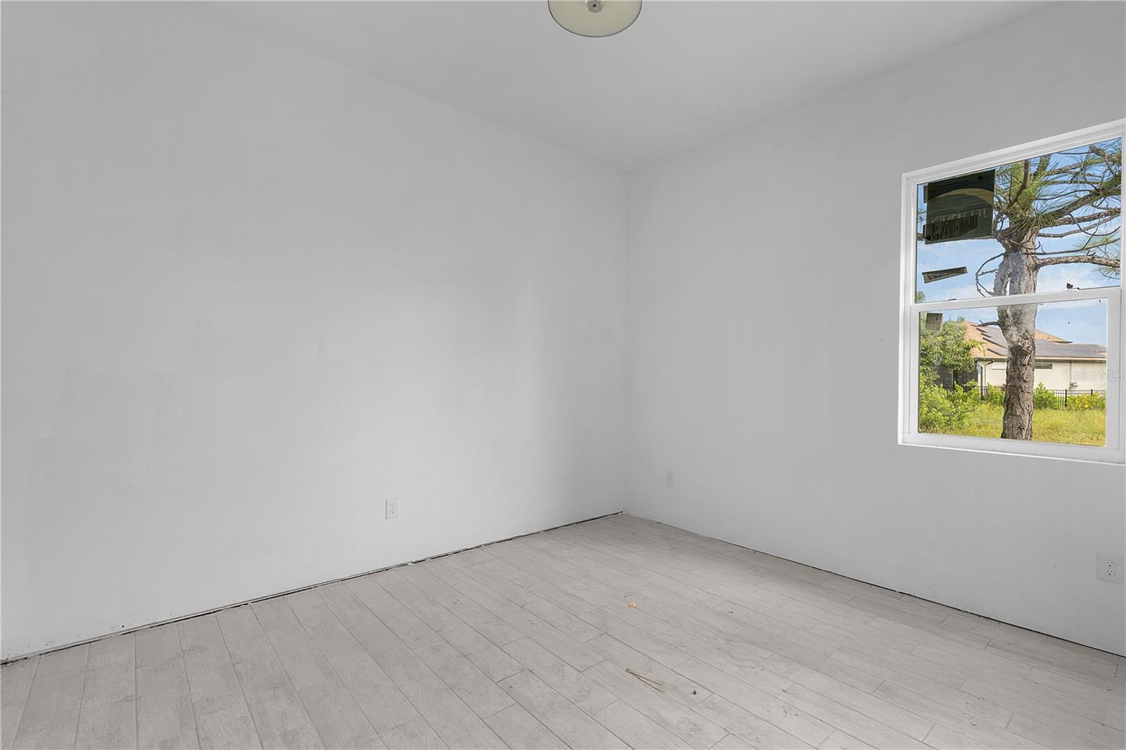 Image 27 of 32 For 9555 Hallendale Drive