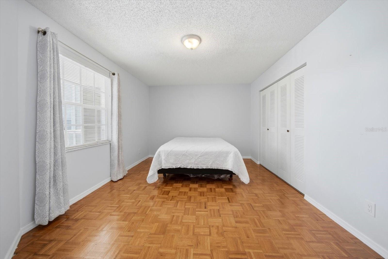 Image 21 of 31 For 6826 Stones Throw Circle N 11206