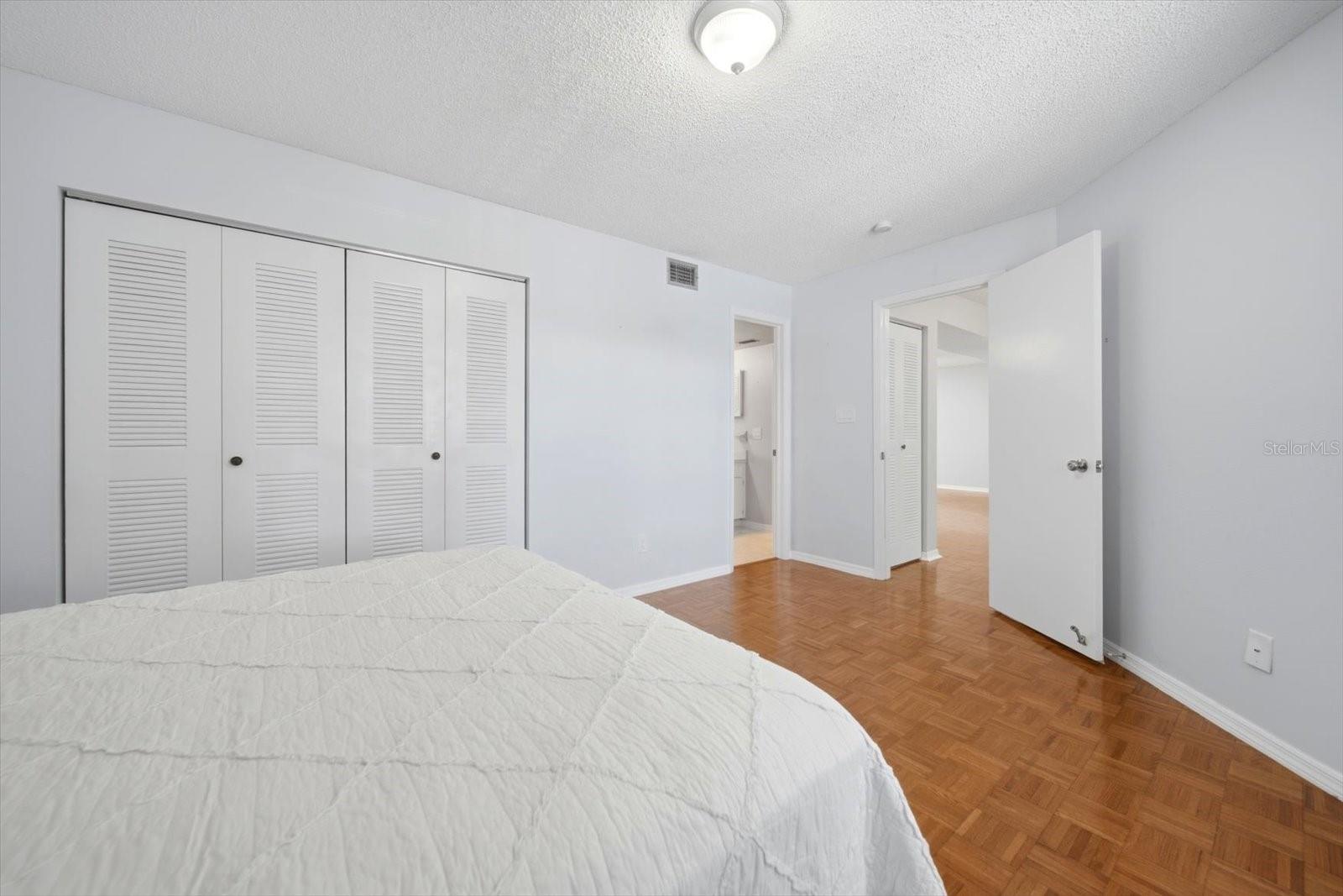 Image 23 of 31 For 6826 Stones Throw Circle N 11206