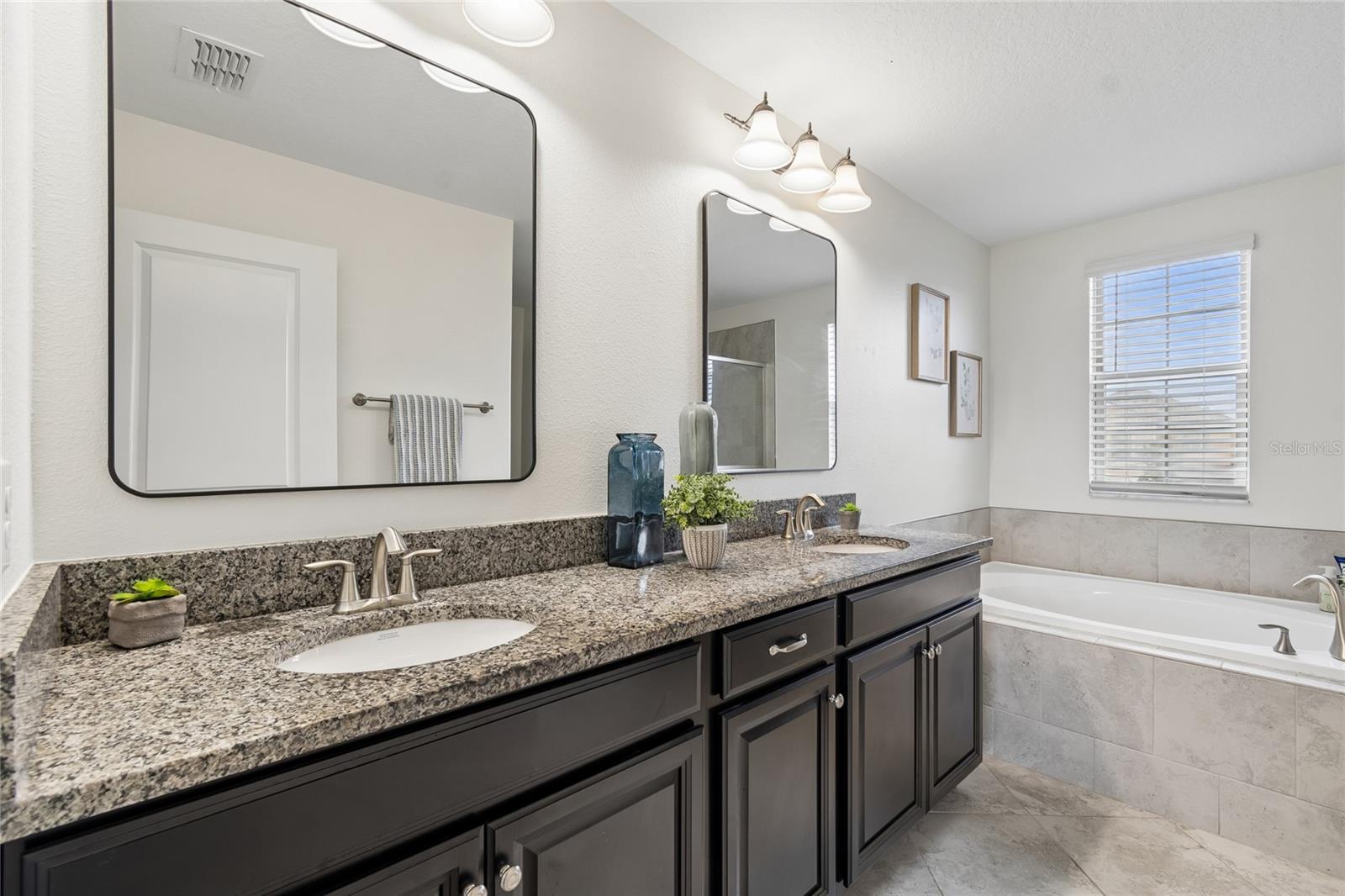 Image 26 of 52 For 8960 Shadyside Lane