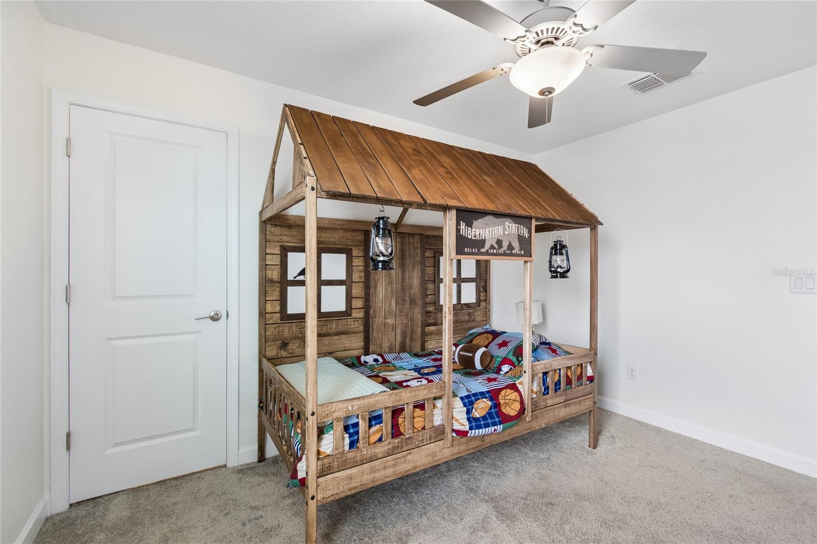 Image 29 of 52 For 8960 Shadyside Lane