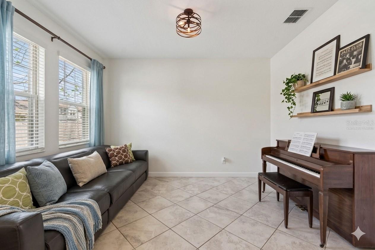 Image 5 of 52 For 8960 Shadyside Lane