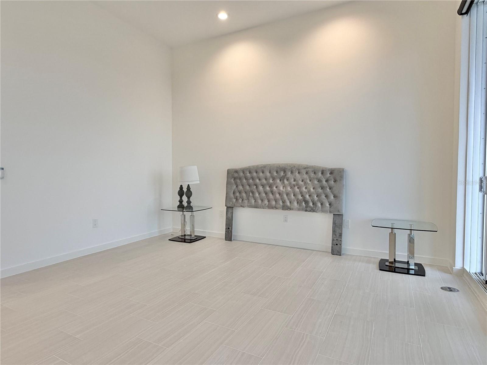 Image 33 of 80 For 920 Osceola Avenue 804