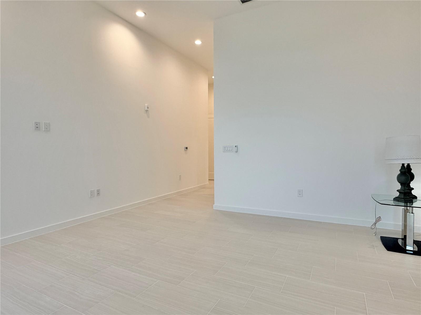 Image 34 of 80 For 920 Osceola Avenue 804