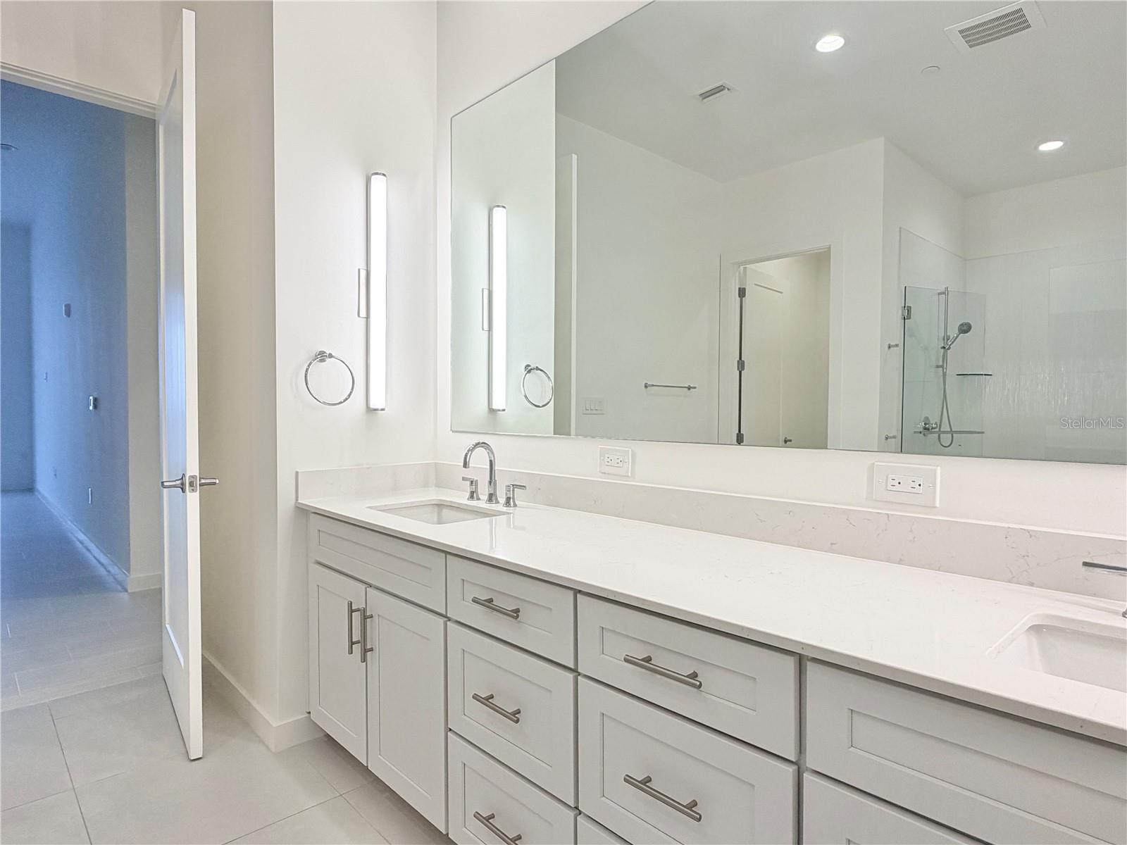 Image 46 of 80 For 920 Osceola Avenue 804