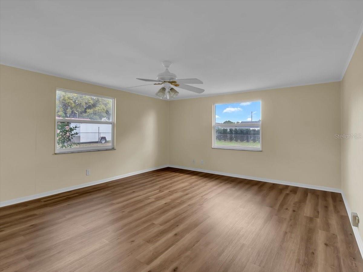 Image 11 of 36 For 37136 Mandarin Avenue