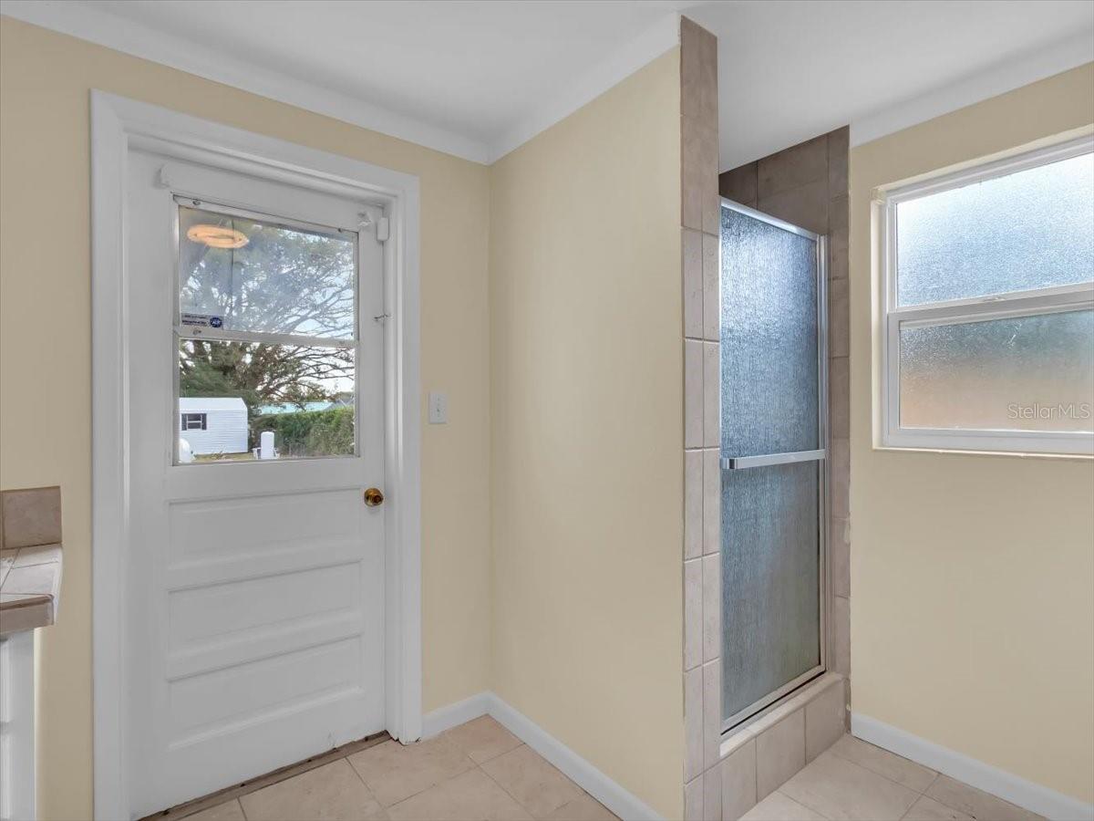 Image 13 of 36 For 37136 Mandarin Avenue