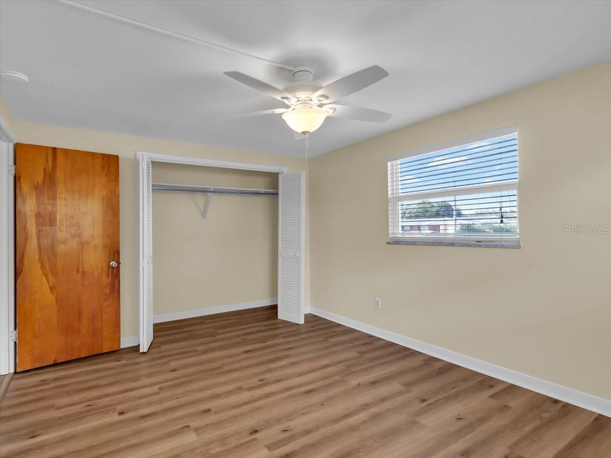 Image 16 of 36 For 37136 Mandarin Avenue