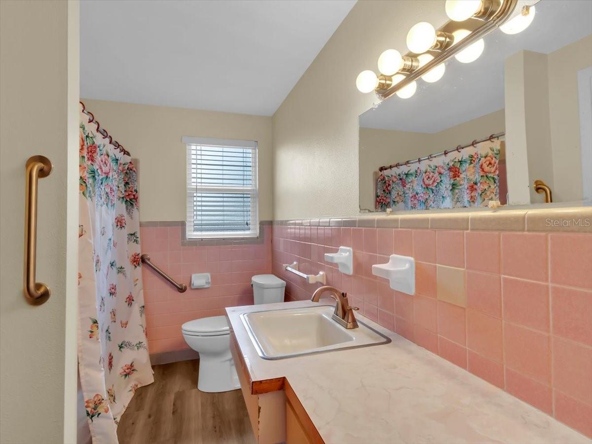 Image 17 of 36 For 37136 Mandarin Avenue