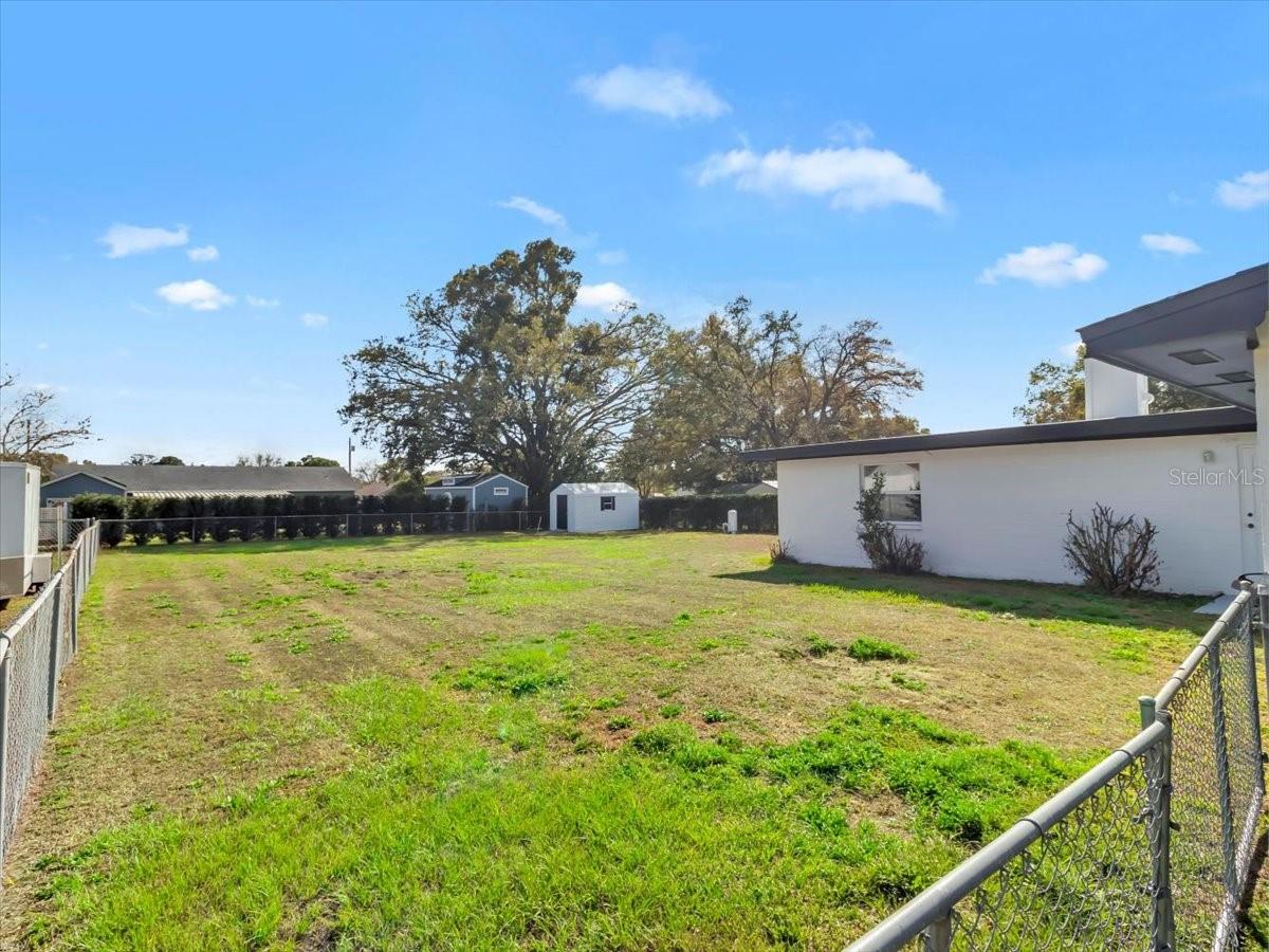 Image 19 of 36 For 37136 Mandarin Avenue