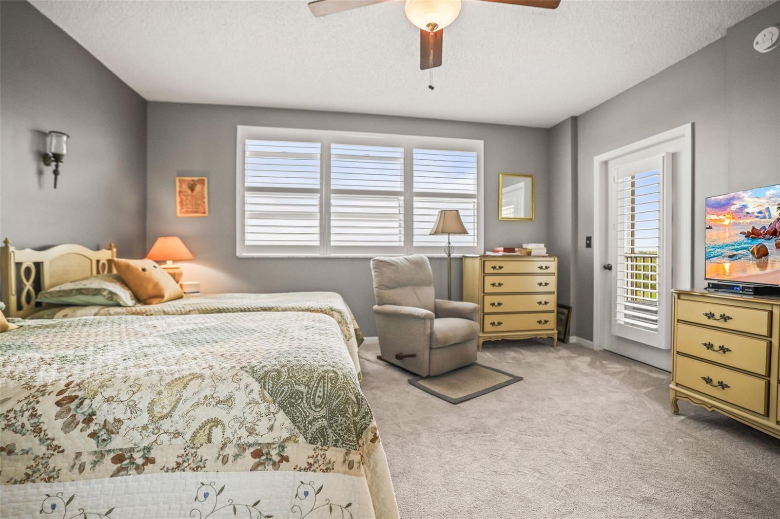 Image 18 of 45 For 6399 Shoreline Drive 4305