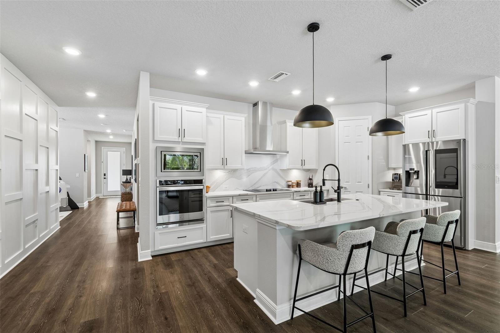 Image 12 of 86 For 4911 Lakeshore Oaks Court