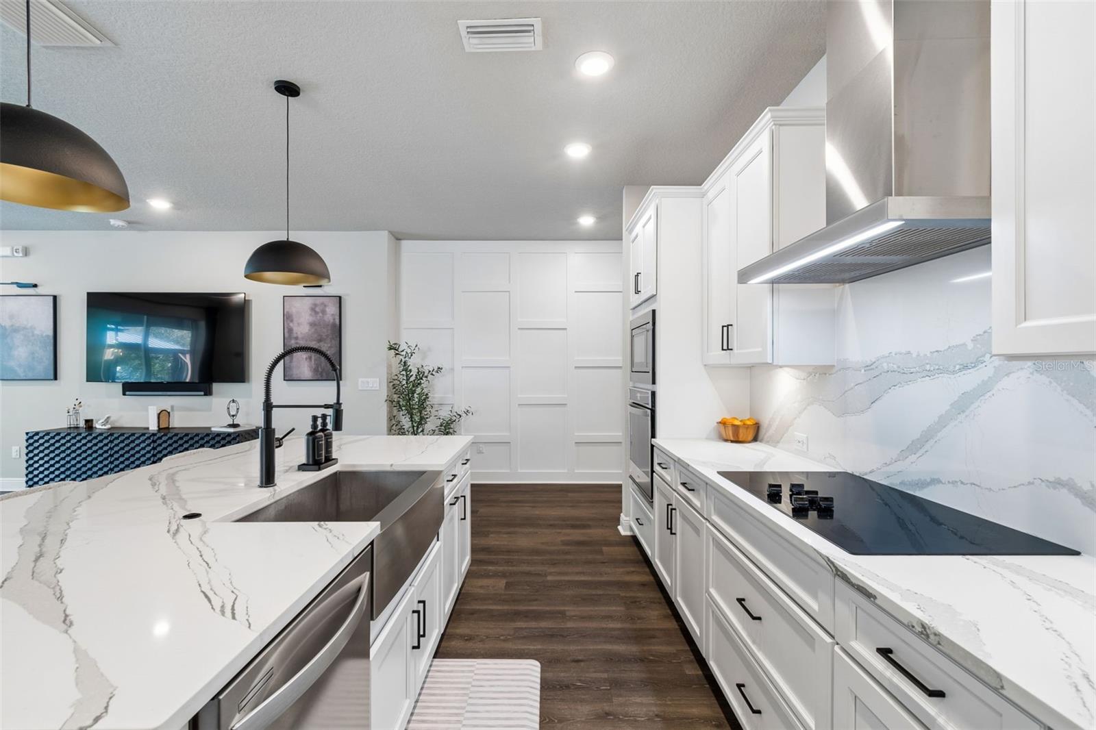 Image 17 of 86 For 4911 Lakeshore Oaks Court