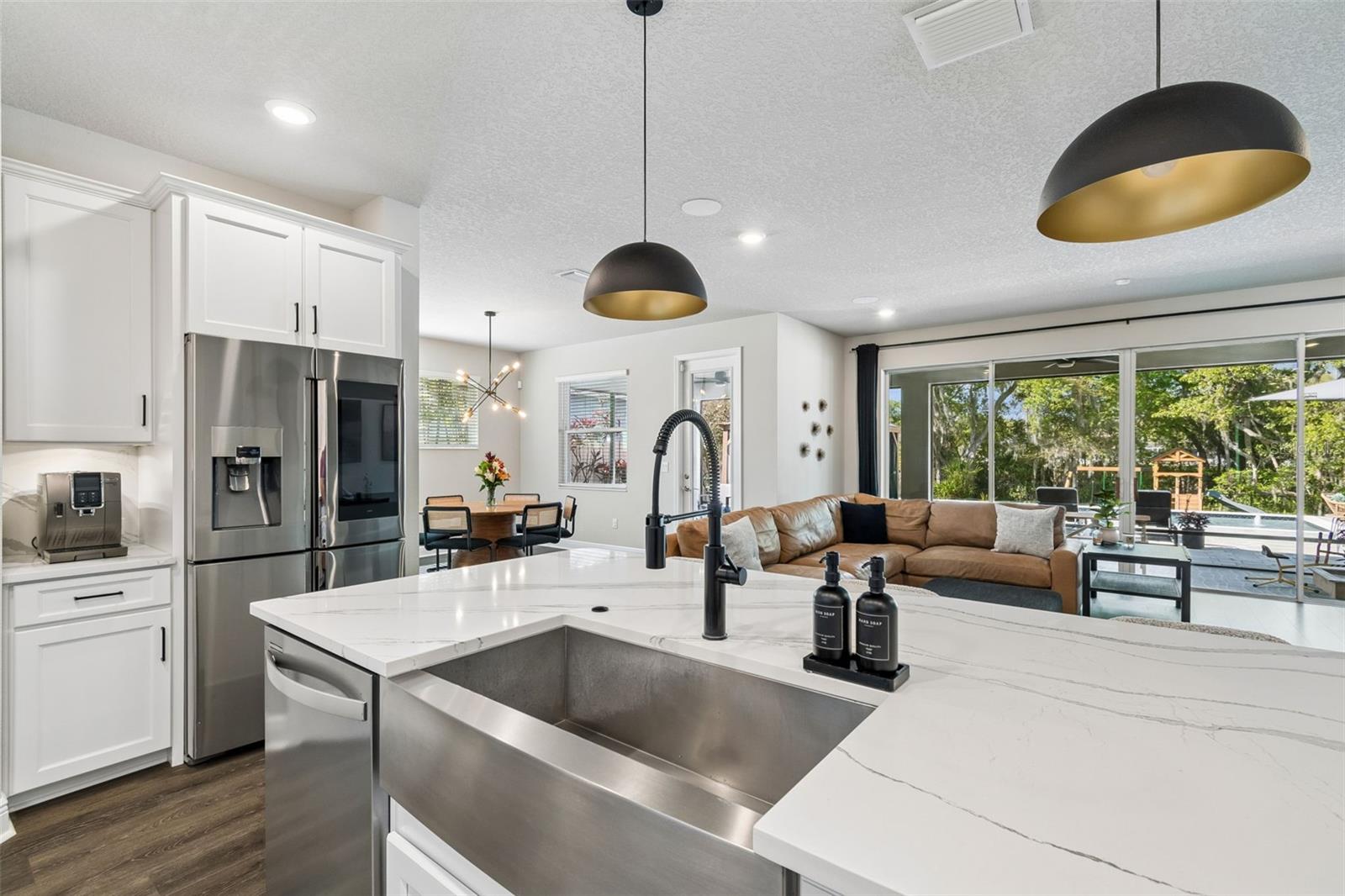 Image 18 of 86 For 4911 Lakeshore Oaks Court