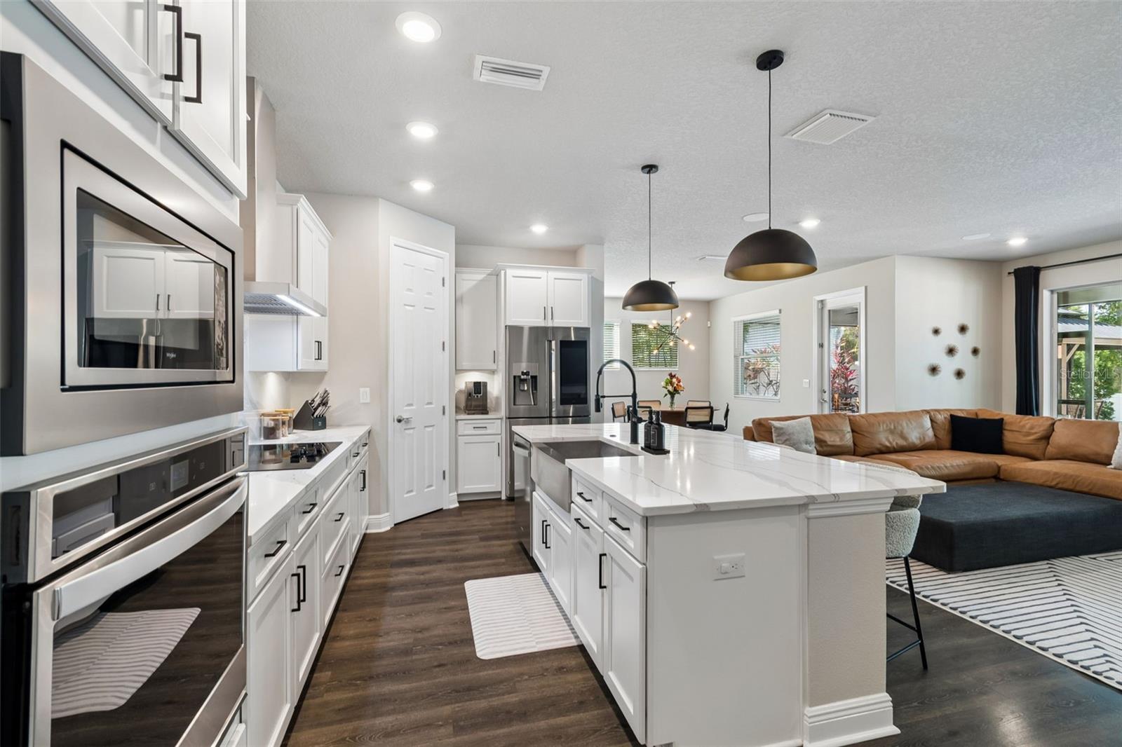 Image 21 of 86 For 4911 Lakeshore Oaks Court