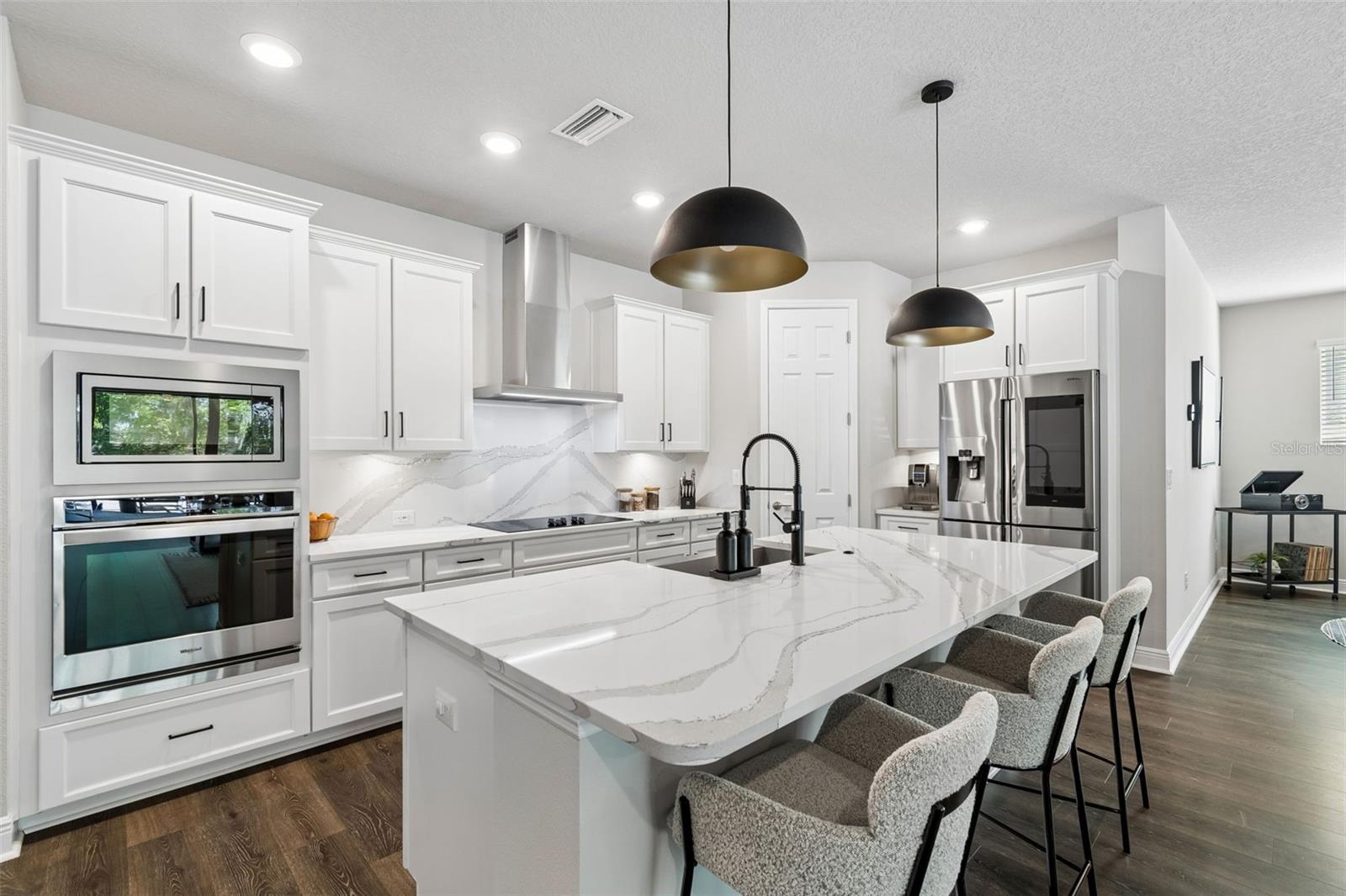 Image 22 of 86 For 4911 Lakeshore Oaks Court