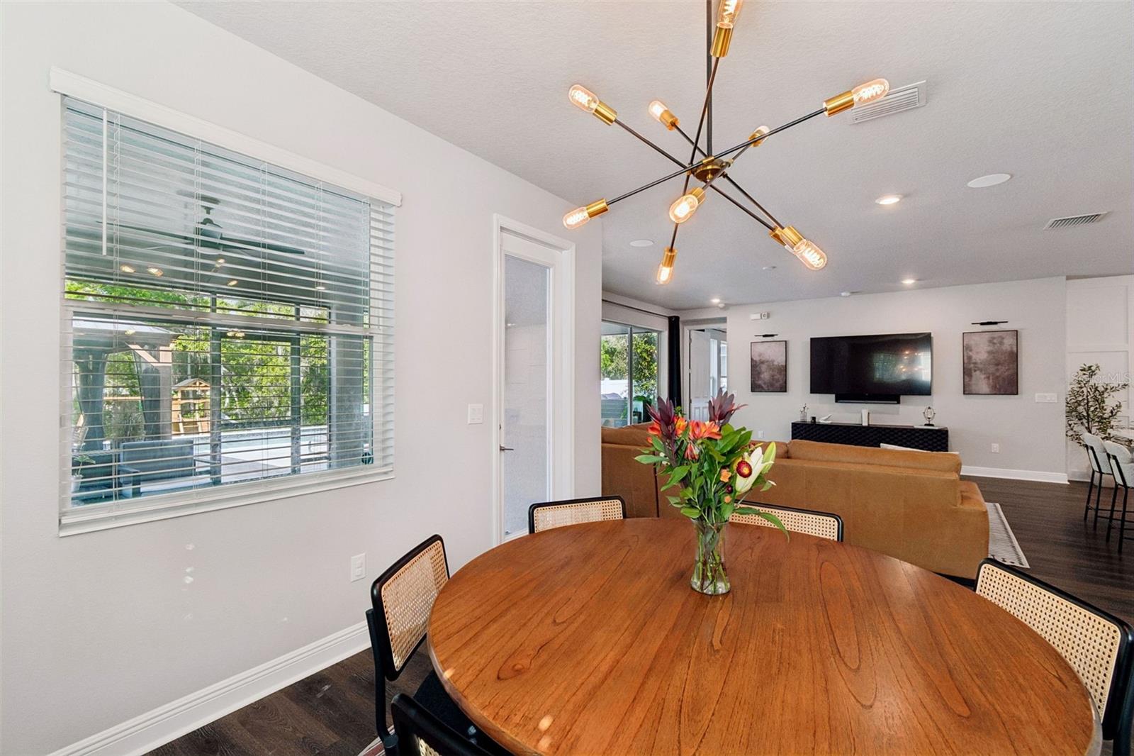 Image 31 of 86 For 4911 Lakeshore Oaks Court