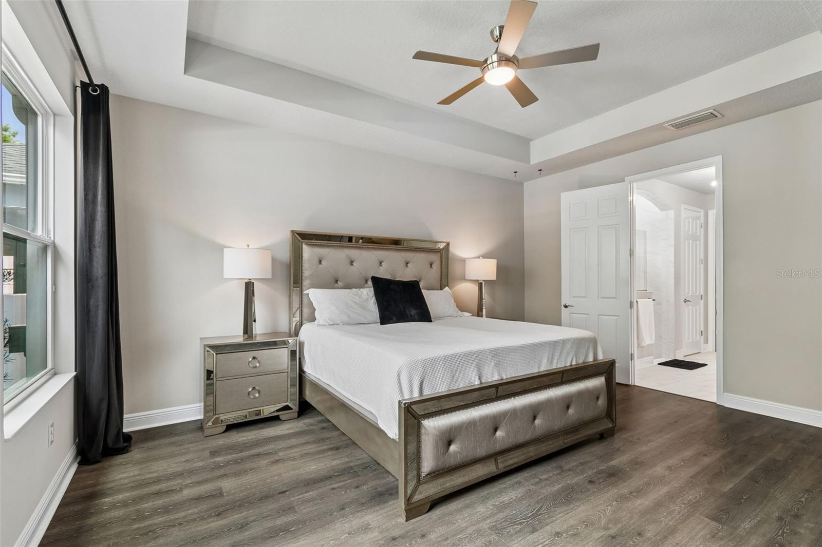 Image 32 of 86 For 4911 Lakeshore Oaks Court