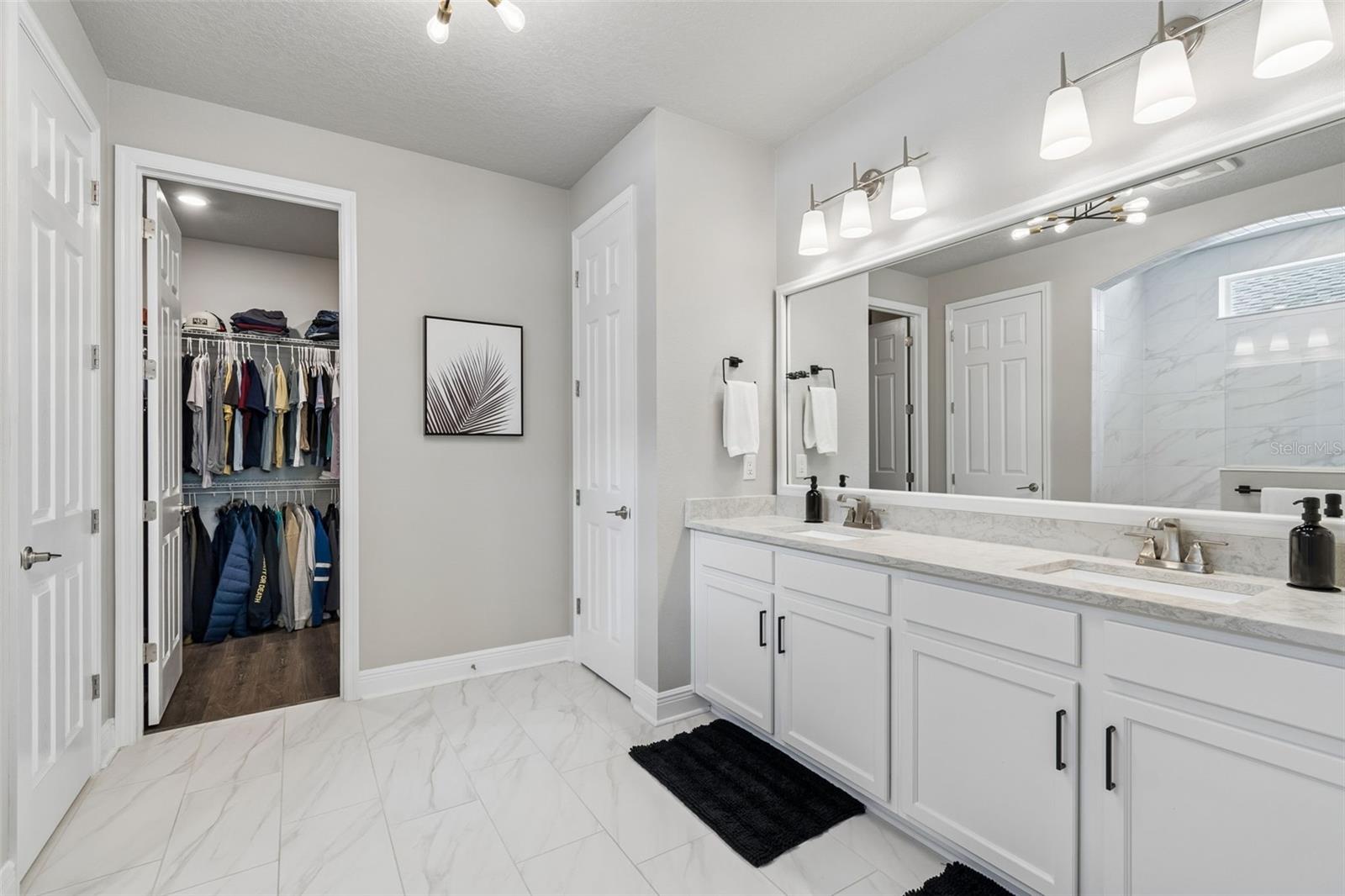 Image 35 of 86 For 4911 Lakeshore Oaks Court