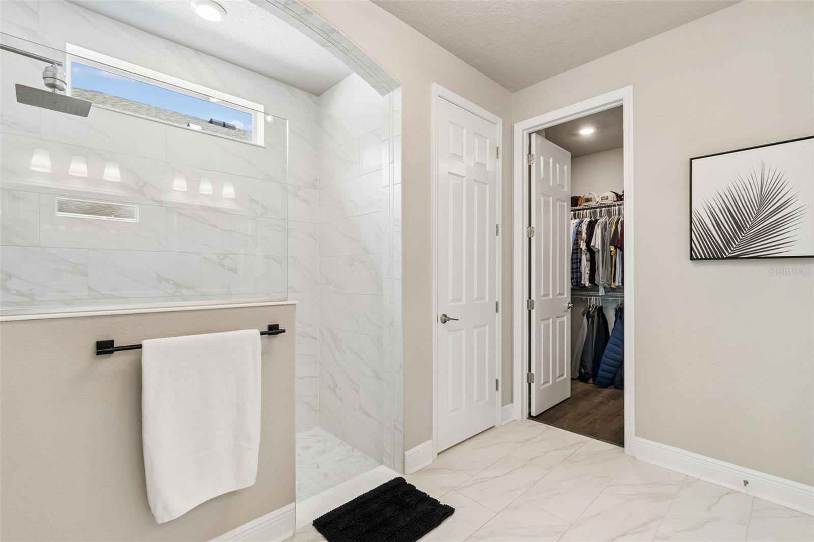 Image 38 of 86 For 4911 Lakeshore Oaks Court