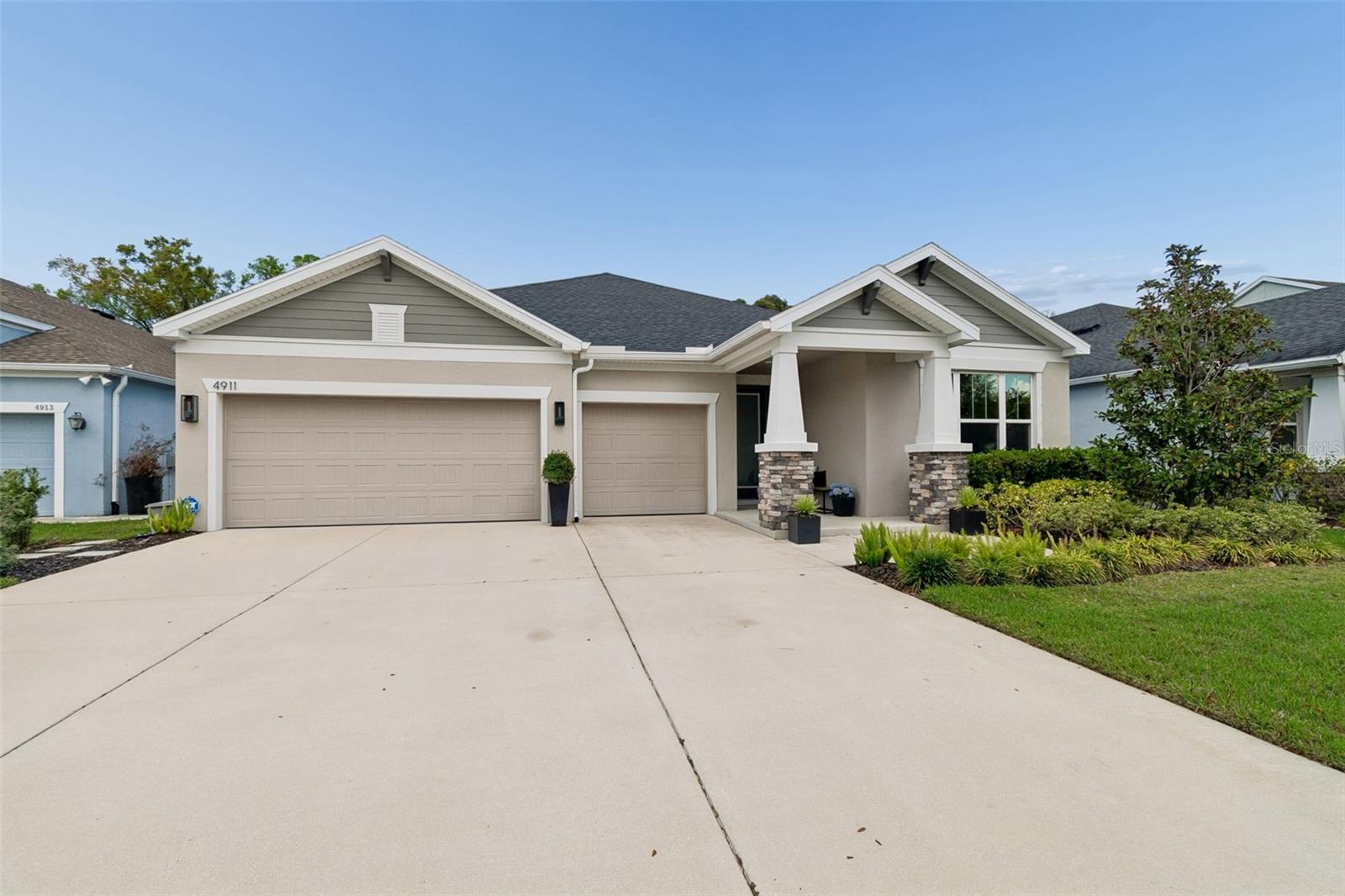 Image 4 of 86 For 4911 Lakeshore Oaks Court