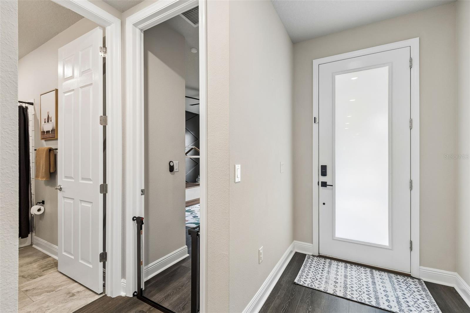 Image 40 of 86 For 4911 Lakeshore Oaks Court