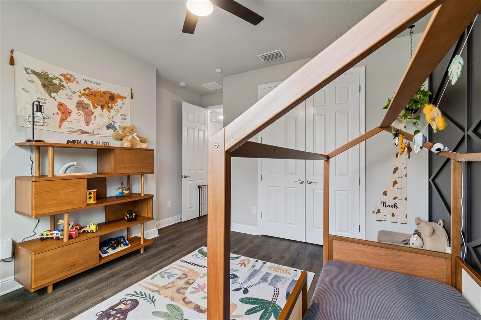 Image 42 of 86 For 4911 Lakeshore Oaks Court