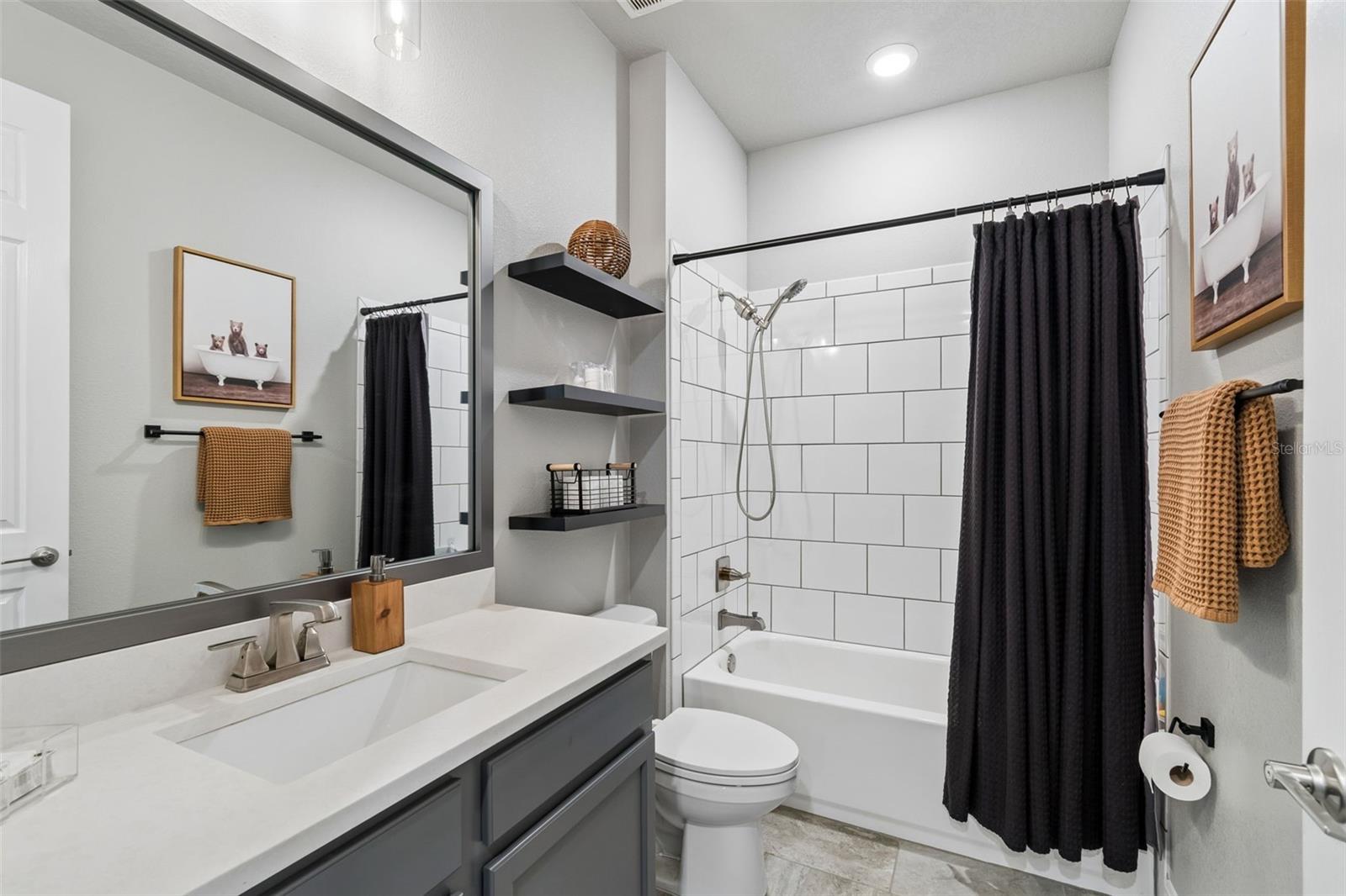 Image 43 of 86 For 4911 Lakeshore Oaks Court