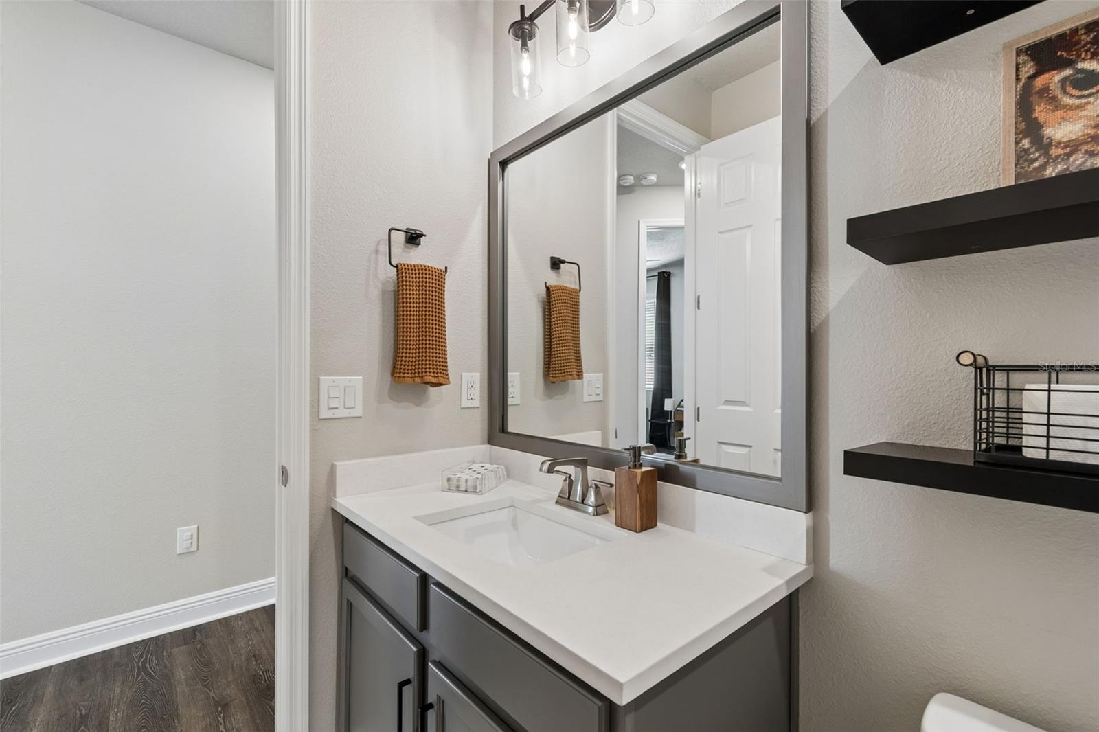 Image 49 of 86 For 4911 Lakeshore Oaks Court