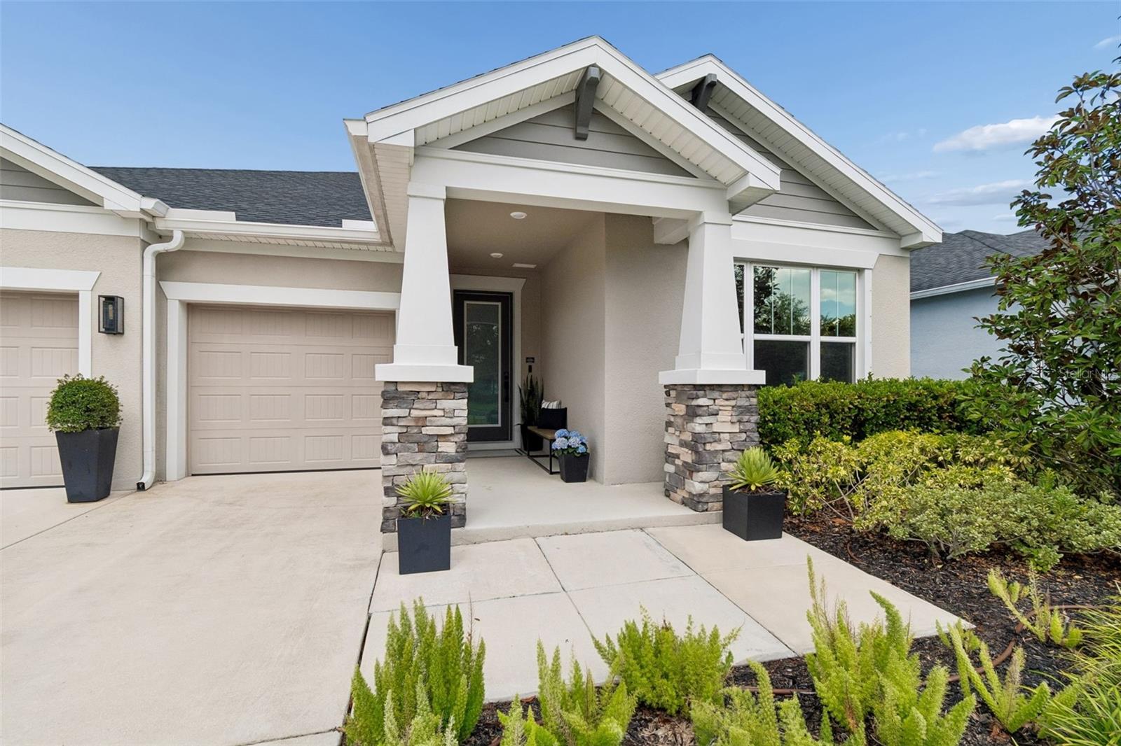 Image 5 of 86 For 4911 Lakeshore Oaks Court