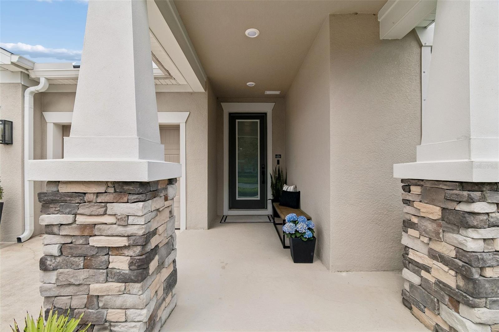 Image 6 of 86 For 4911 Lakeshore Oaks Court