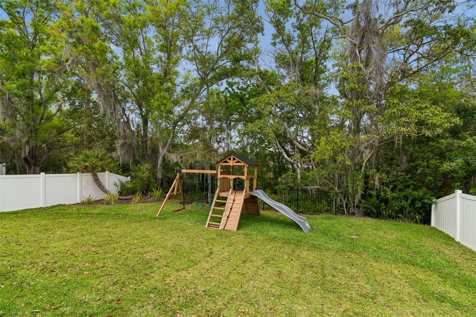 Image 67 of 86 For 4911 Lakeshore Oaks Court