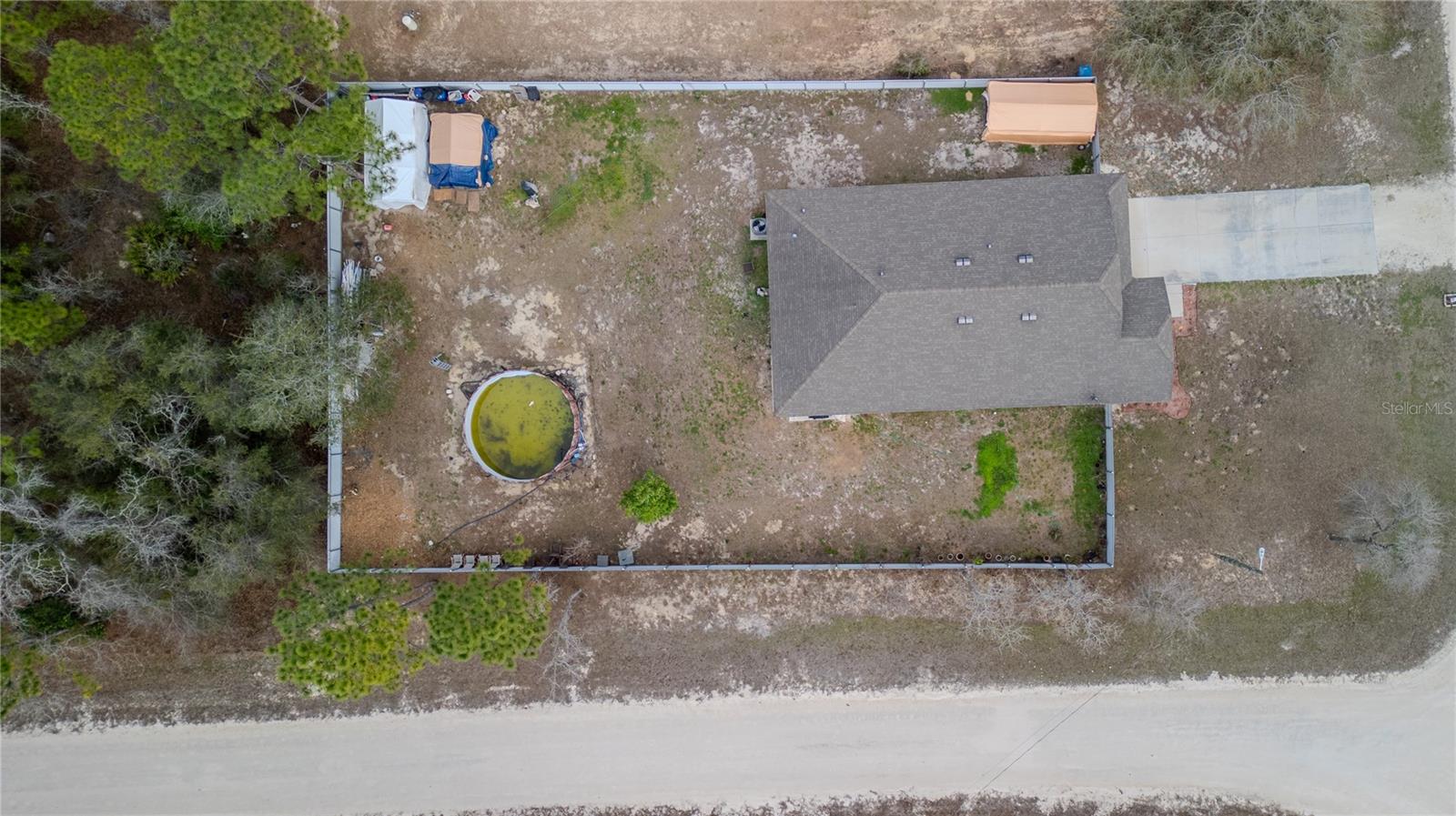 Listing photo id 8 for 13485 Resort Avenue