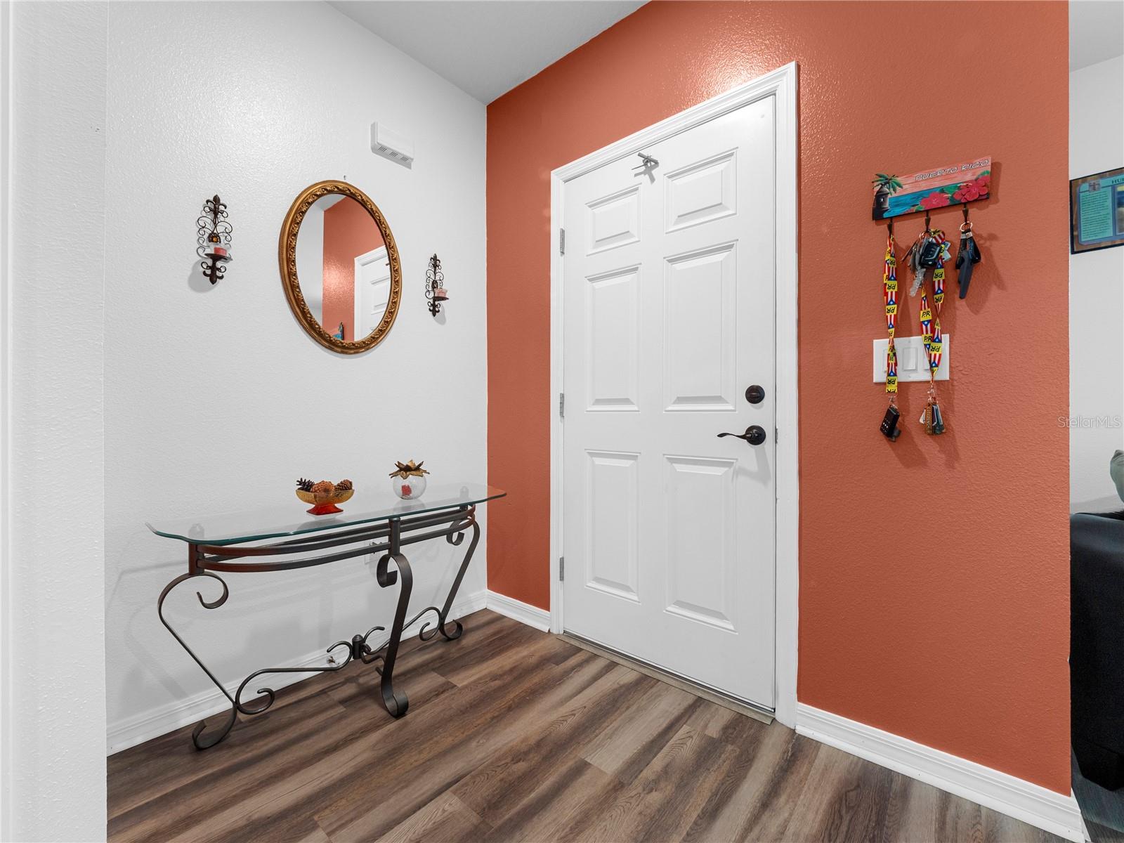 Listing photo id 10 for 13485 Resort Avenue