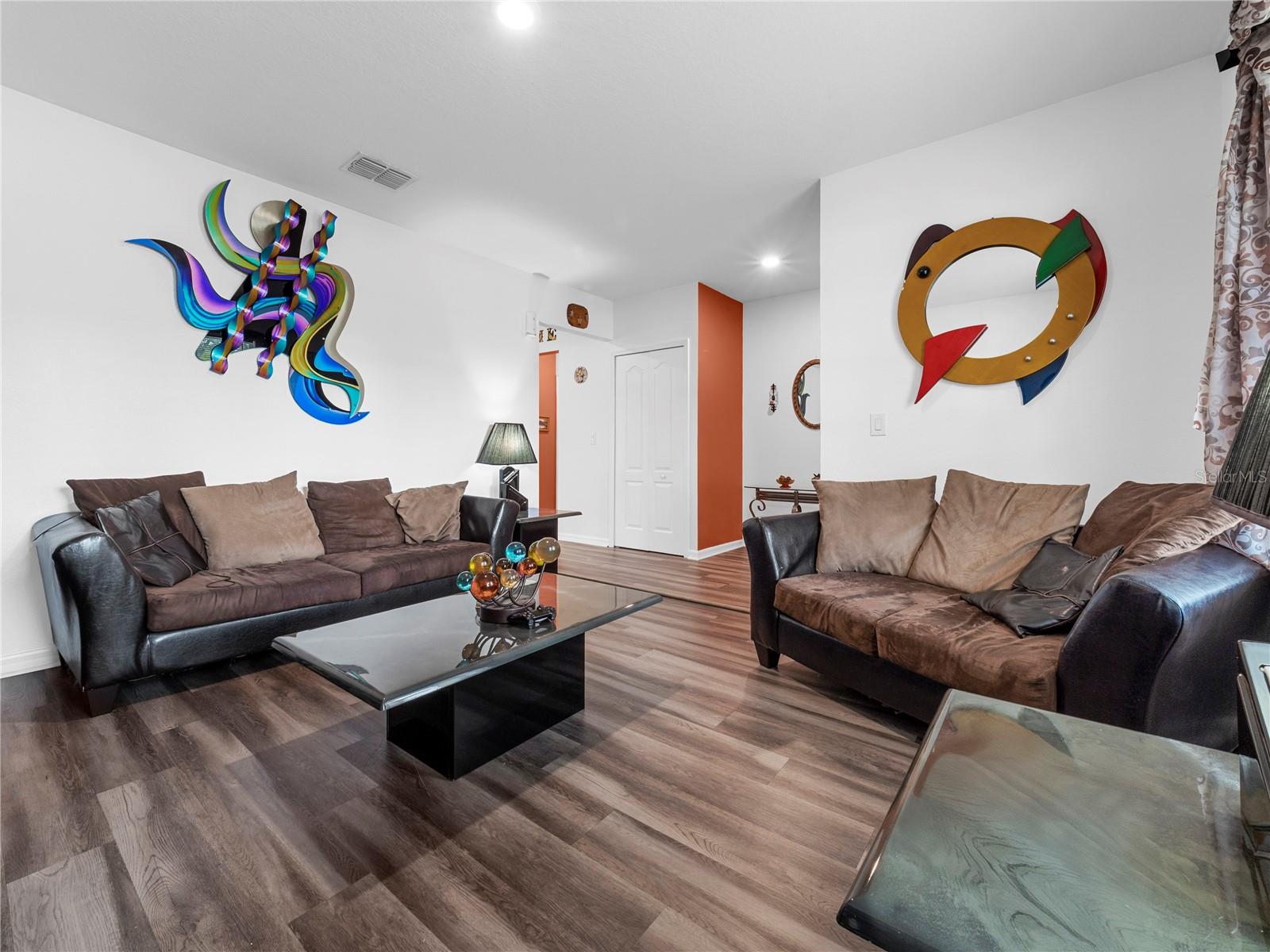 Listing photo id 12 for 13485 Resort Avenue