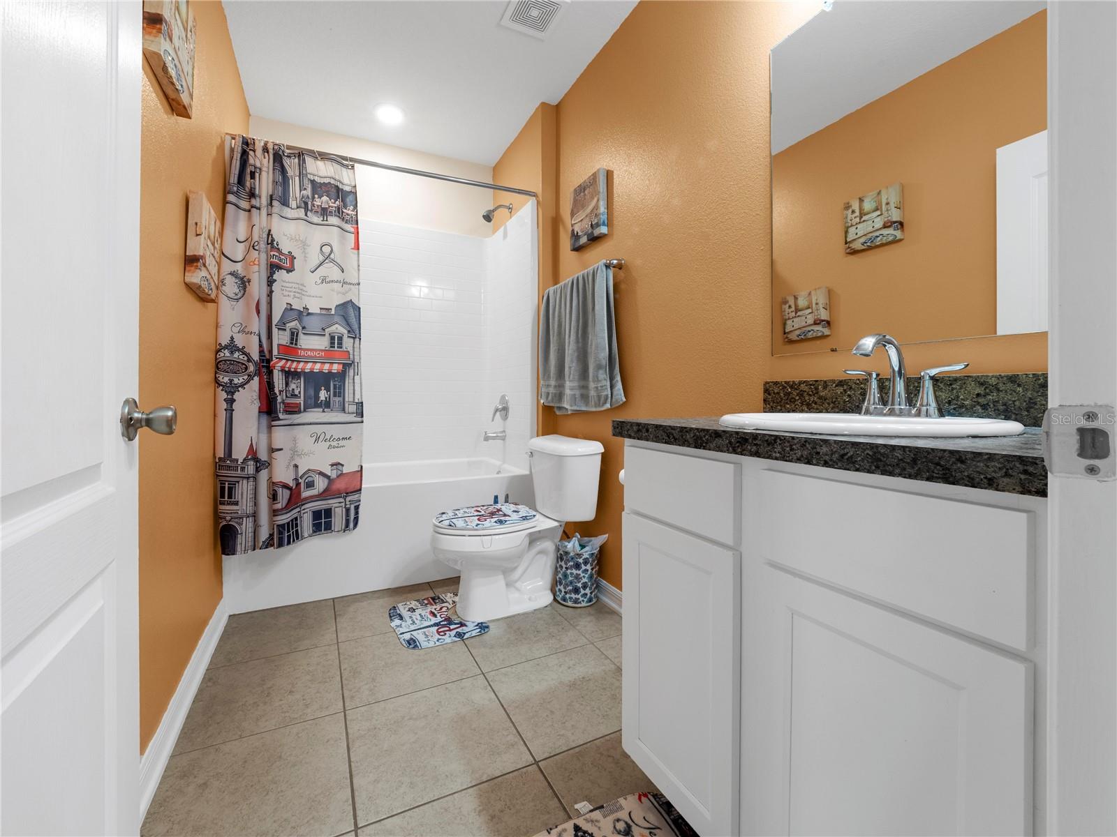 Listing photo id 26 for 13485 Resort Avenue