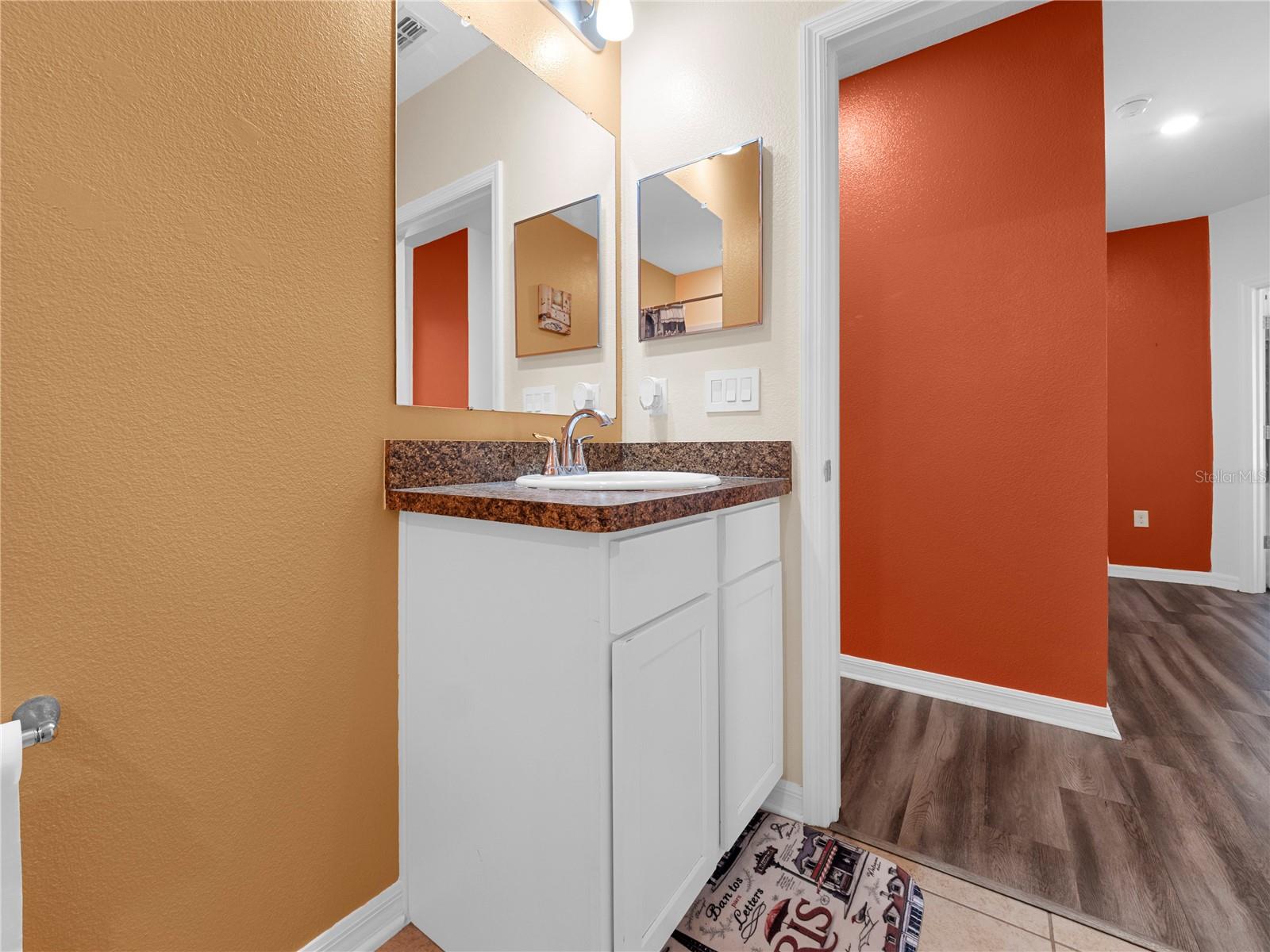 Listing photo id 27 for 13485 Resort Avenue