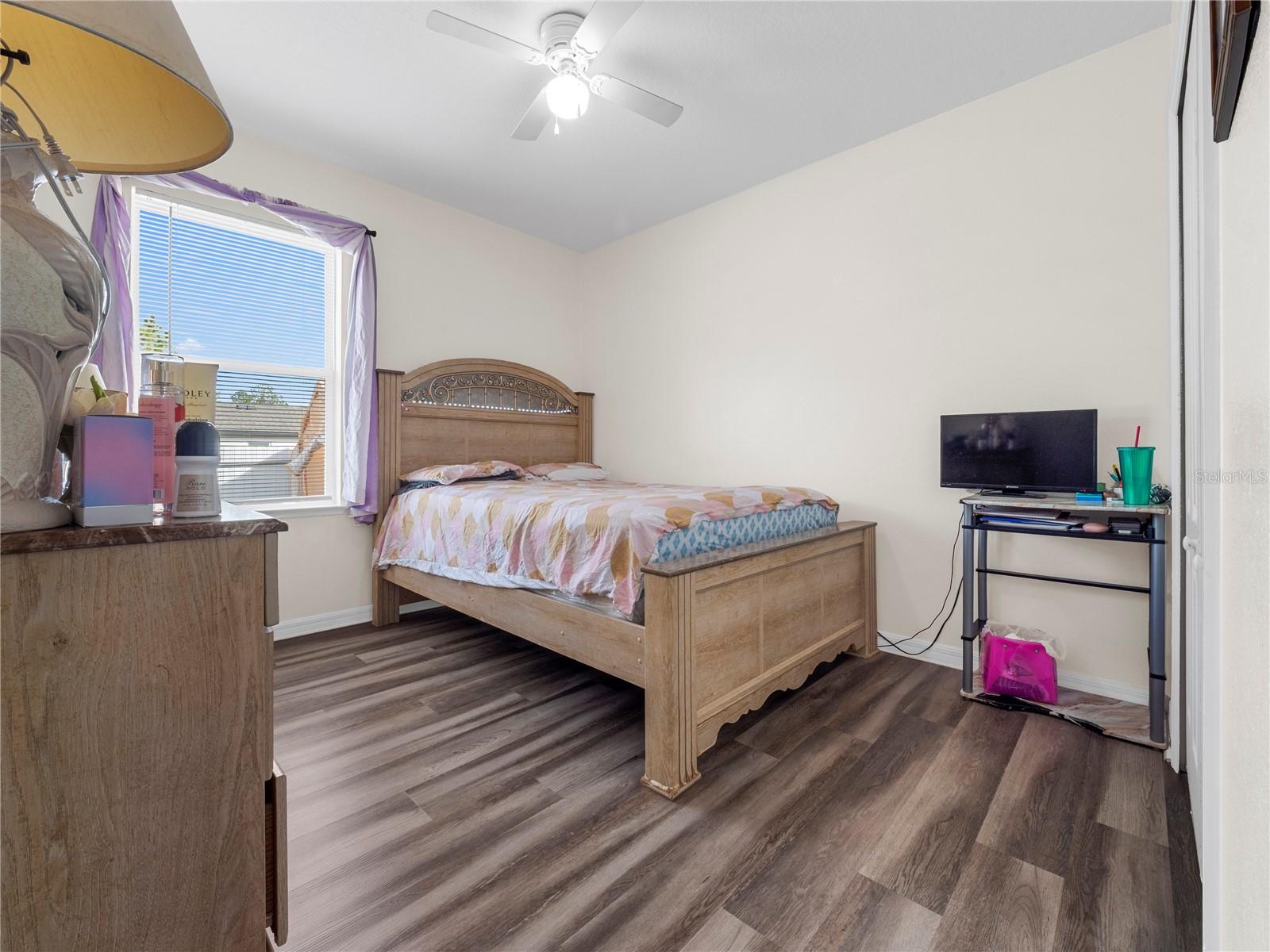 Listing photo id 29 for 13485 Resort Avenue