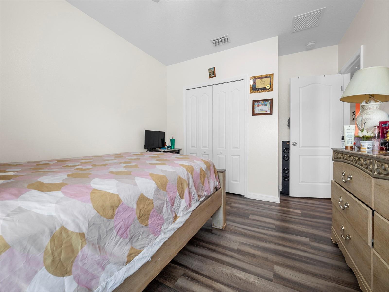 Listing photo id 30 for 13485 Resort Avenue