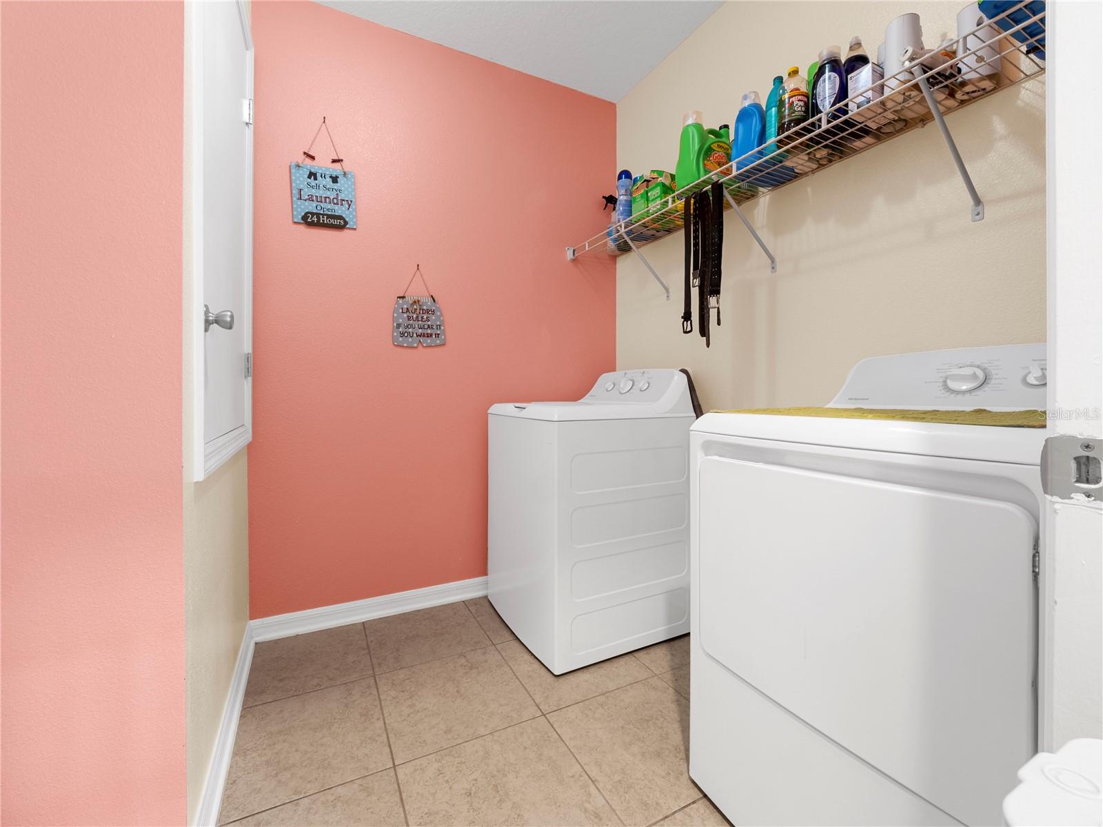 Listing photo id 33 for 13485 Resort Avenue