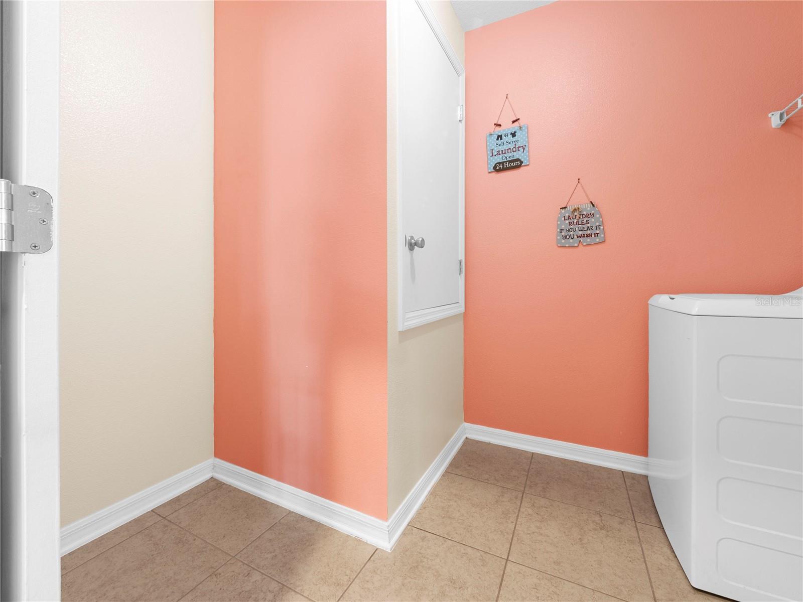 Listing photo id 34 for 13485 Resort Avenue