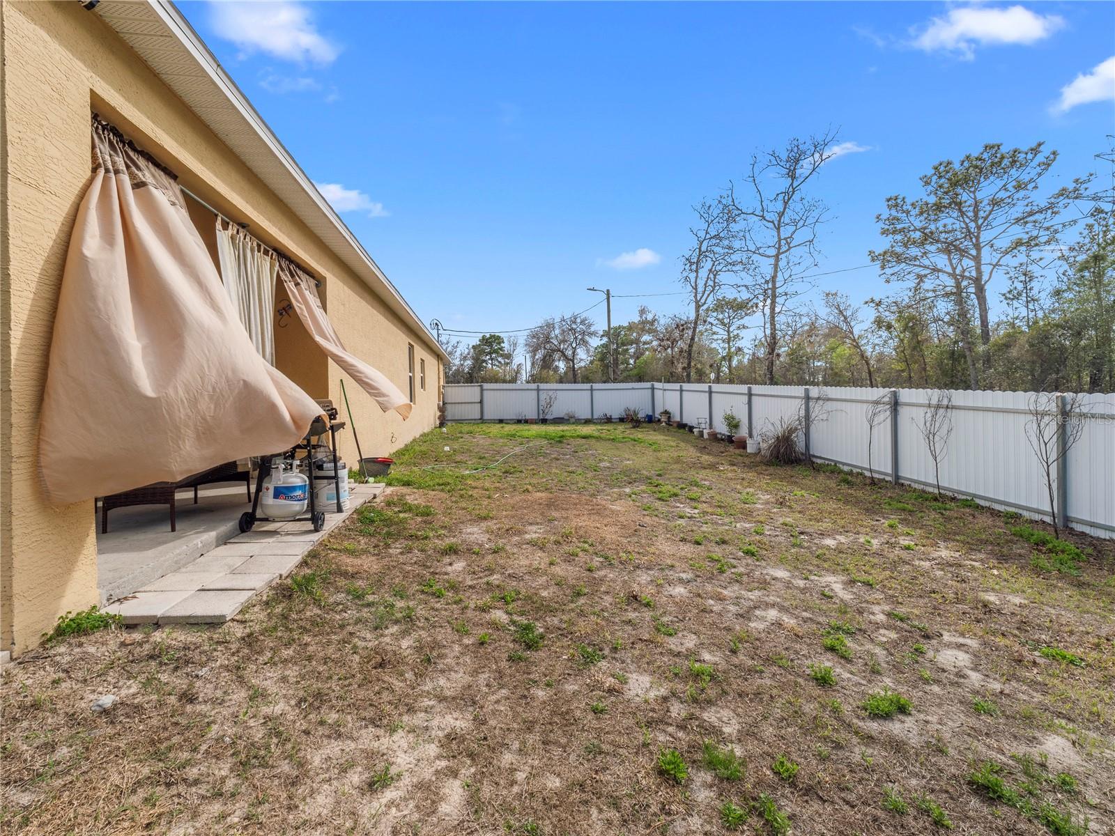 Listing photo id 42 for 13485 Resort Avenue