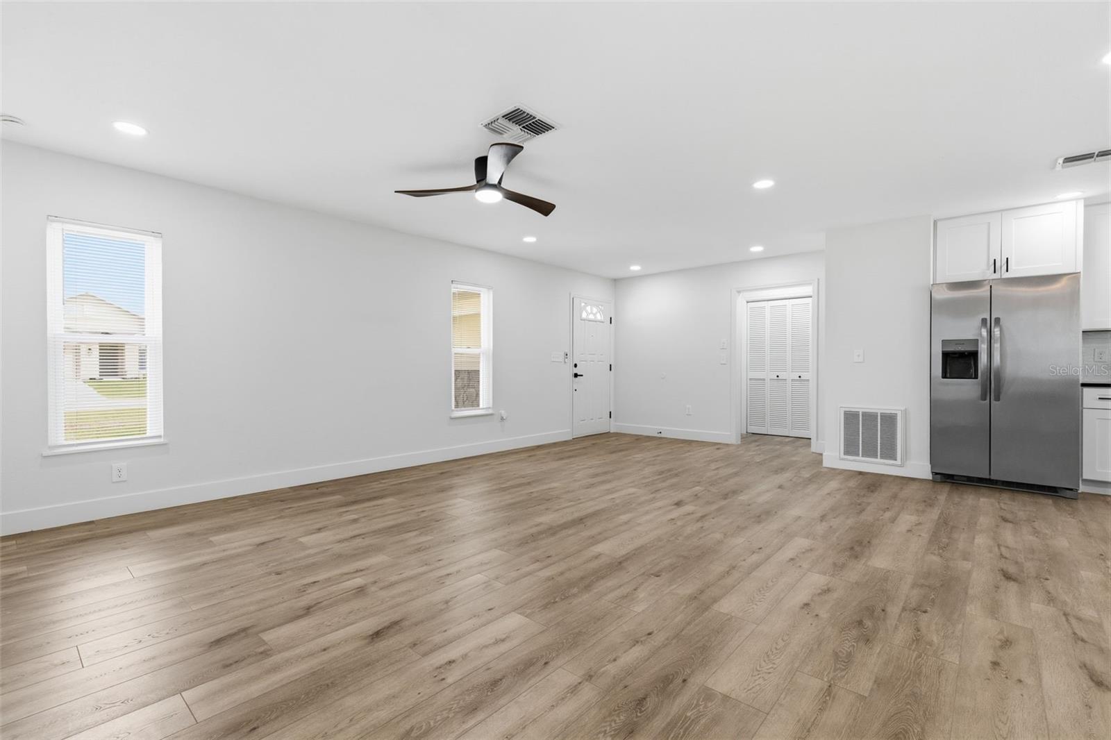 Image 18 of 46 For 11210 Mercedes Street