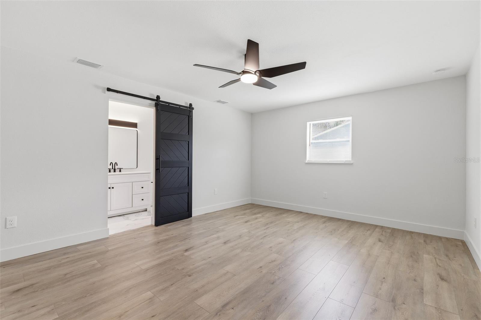 Image 26 of 46 For 11210 Mercedes Street