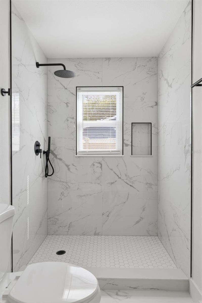 Image 31 of 46 For 11210 Mercedes Street