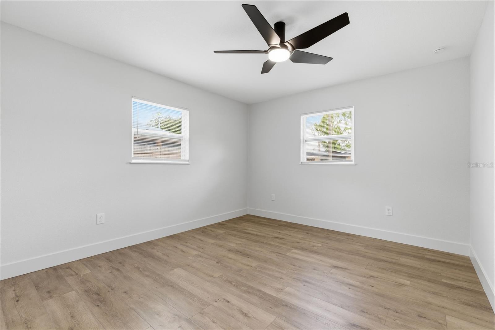 Image 33 of 46 For 11210 Mercedes Street